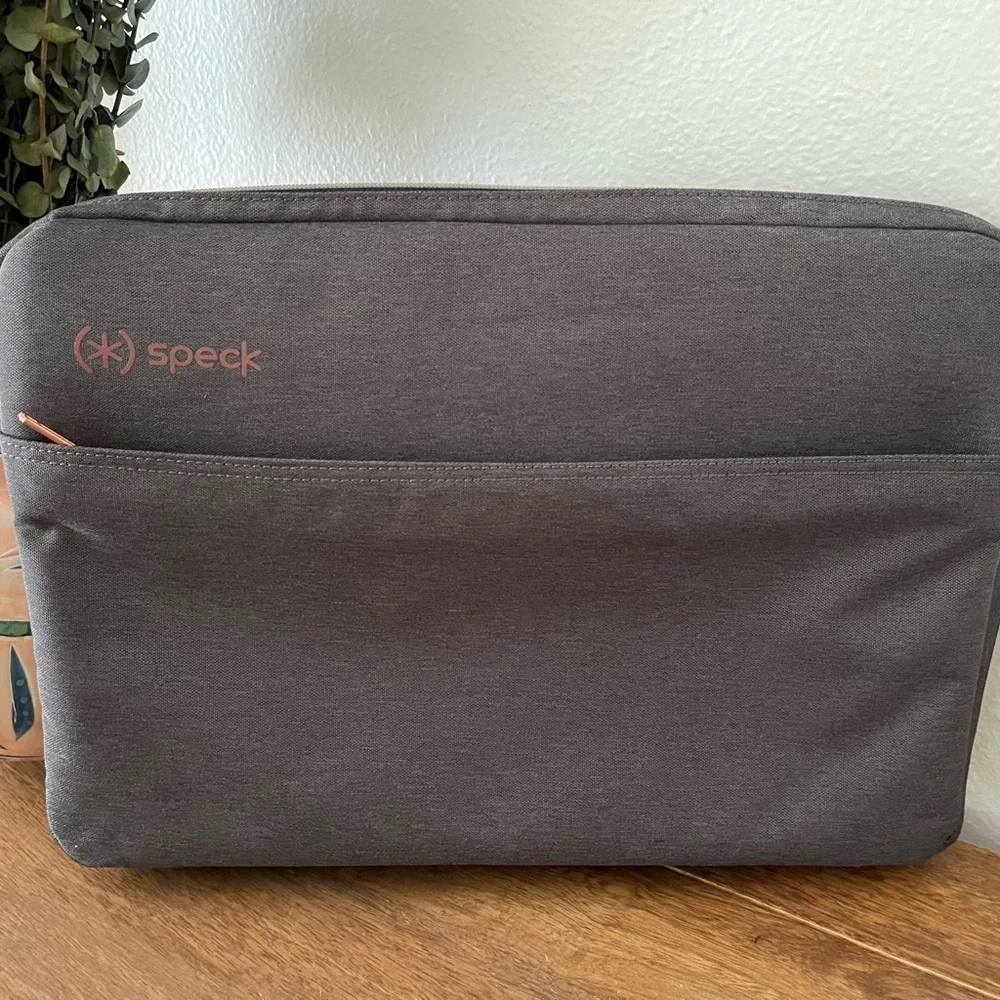 Speck Gray Laptop Bag Unisex Rose gold zipper hardware